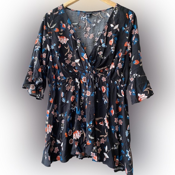 Torrid Challis Surplice Black Floral 3/4 Bell Sleeve Babydoll Top - Picture 2 of 11